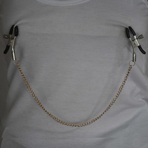 阴蒂夹双峰乳头