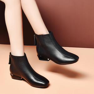 方头中跟女短靴秋冬新款马丁靴跟防滑单靴时尚女士短筒真皮靴子