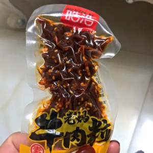 新日期皓浩老妈素牛肉粒辣条麻辣小零食多口味香辣烧烤怀旧小包装