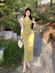 新中式改良旗袍盘扣短袖连衣裙女夏季修身绿色开叉收腰包臀长裙子