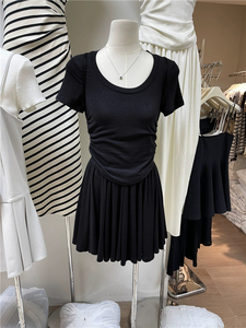 十三行女装2024夏季新款韩版圆领收腰显瘦T恤百褶裙短裙减龄套装