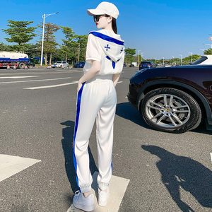 白色运动装韩版洋气