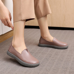 妈妈休闲皮鞋厚底纯皮面方口板鞋春秋冬季女士运动旅游鞋肥脚宽头