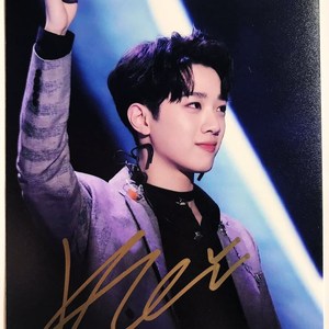 wanna one 赖冠霖亲笔签名照片 c款 购满5张送1张 2019写真签名照