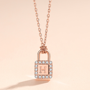 锁头项链女锁骨链爱心锁形小h字母吊坠轻奢小众设计感2021年新款