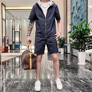 lv lywd2022春夏新款直喷印花男士连帽时尚休闲运动短裤套装