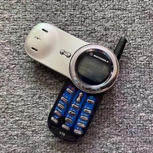 motorola/摩托罗拉 v70金典老款怀旧收藏可360度旋转手机移动版