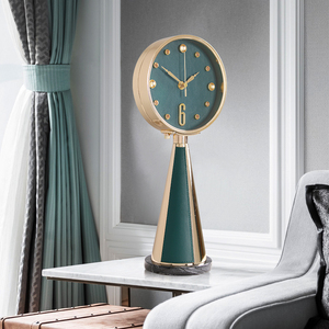 新款客厅摆件时钟静音现代轻奢简约台式石英钟表高端时尚家用座钟