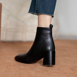 小码粗跟短靴女春秋单靴313233百搭高跟裸靴百搭大码41方头43靴子