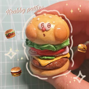 鱼朵原创手作 可爱蟹黄堡石塑粘土汉堡包钥匙扣 卡通食物治愈挂件