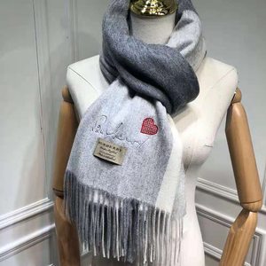 新款博柏利burberry围巾爱心羊绒男女经典彩虹披肩围脖格子纹