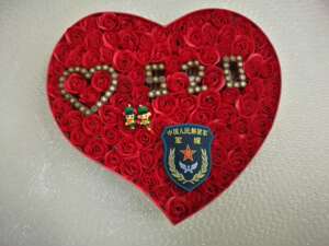 军恋情人节生日礼物军嫂臂章礼盒95子弹壳礼物工艺品肥皂花礼盒