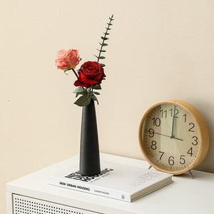 黑色细长陶瓷花瓶摆件客厅装饰电视柜一支插花玫瑰花仿真高级感