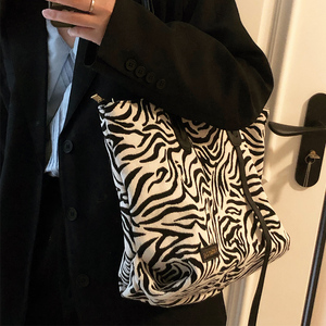zara斑马纹包包女2020新款潮网红托特包帆布包大学生上课包大容量