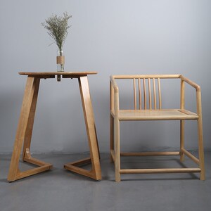 原木色椅子古典