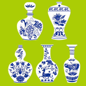 手工制作青花瓷瓶