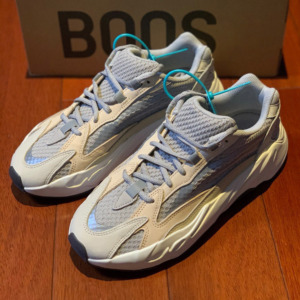 yezi yeezy椰子鞋700奶油灰白莆田正品官网黑武士黑魂老爹鞋男潮