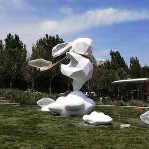 玻璃钢云朵兔雕塑园林定制景观云朵创意摆件户外公园幼儿园装饰