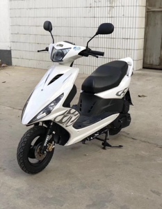 二手雅马哈鬼火125cc踏板代步改装白幽灵战速三代省油摩托车整车