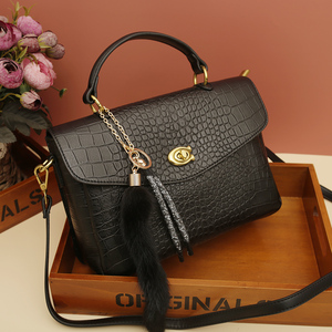 凯狄欧斜挎女包正品