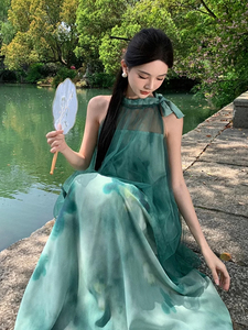新中式晨袍国风高级感无袖旗袍绿色网纱挂脖假两件连衣裙仙女夏季