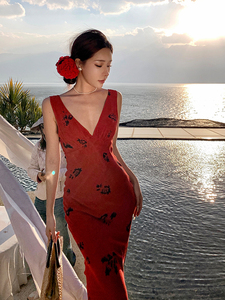 法式气质御姐性感露背红色吊带连衣裙女夏季海边度假包臀礼服长裙