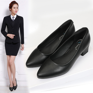 纯黑色小皮鞋女上班