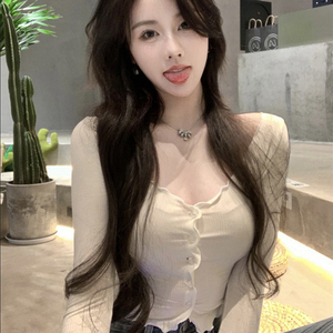 清纯直播衣服女装主播服装上镜性感甜欲风t恤气质紧身显胸大上衣