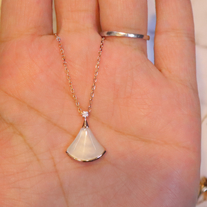 000人付款淘宝曼卡龙小白裙