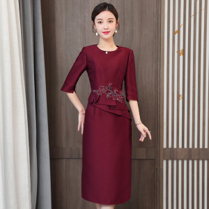 妈妈婚宴礼服连衣裙春装2022年新款喜婆婆高贵中年婚礼敬酒服洋气