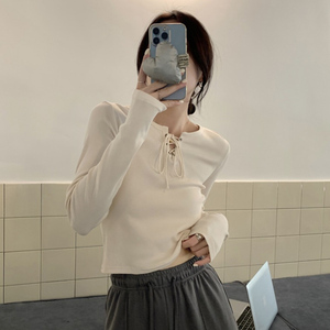 系带v领正肩长袖t恤女秋冬内搭高腰短款打底衫修身露脐辣妹上衣服