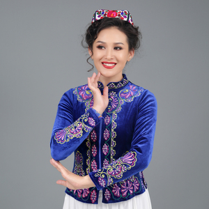新疆广场舞民族服装上衣女中老年长袖金丝绒刺绣烫钻维族舞台演出