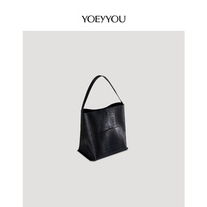 YOEYYOU鳄鱼纹桶包牛皮革女包真皮小众设计师品牌黑色大容量包