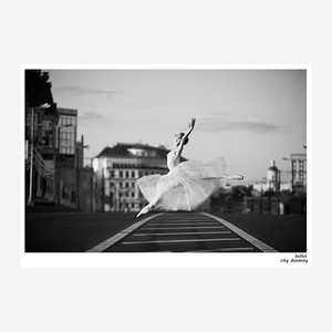 北欧城市芭蕾舞者黑白摄影海报装饰画进口画芯挂画轻奢人物舞蹈室