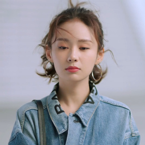 电视剧爱的厘米郑合惠子李贝贝同款破洞牛仔外套衣服字母刺绣上衣