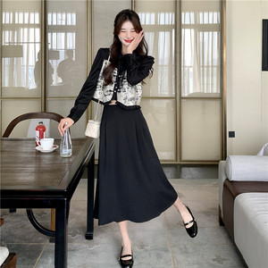 新中式早春穿搭套装女2024新款中国风水墨上衣显瘦裙子黑色两件套