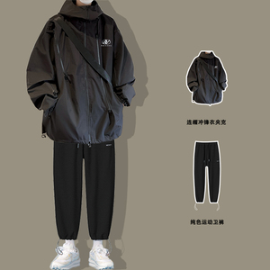 连帽冲锋衣男休闲夹克外套设计感男装搭配一套帅气春秋季潮牌套装
