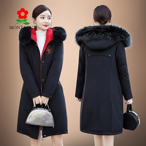 女式梦特娇羽绒服