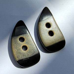 服装辅料牛角扣