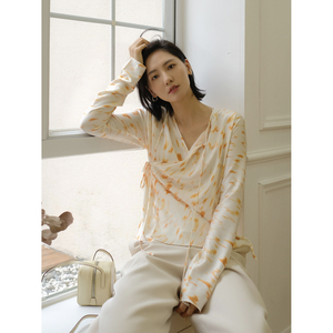 neve自制 波光粼粼印花复古别致上衣女设计感温柔风斜襟衬衫