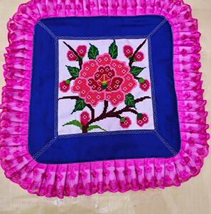 十字绣坐垫自己绣2323小座垫装配有针和线绣布两张未镶边.