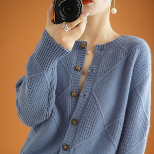 开襟大毛衣女
