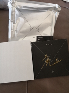 鹿晗亲笔签名 鹿晗签名2018新专辑 XXVII CD+DVD+写真歌词本+雨衣
