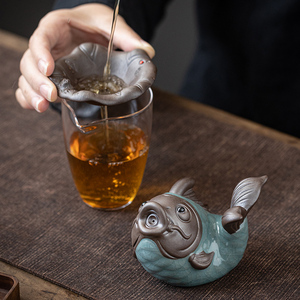 年年有余陶瓷一体茶漏茶滤器创意茶宠家用茶叶过滤器功夫茶具配件