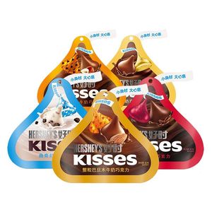 好时KISSES牛奶巧克力82g曲奇奶香白牛奶黑巧榛仁巴旦木袋装零食
