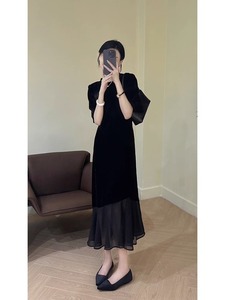 法式赫本风高级感连衣裙女夏季黑色丝绒网纱拼接遮肉收腰显瘦长裙