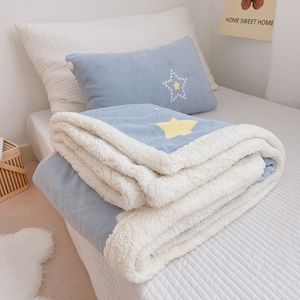 羊羔绒小毛毯沙发宿舍披肩小被子午睡盖毯子冬季加厚牛奶珊瑚绒毯