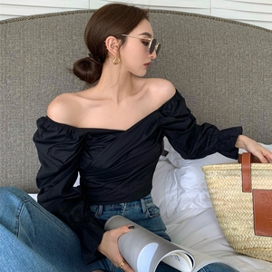 v领一字肩上衣女夏法式露肩锁骨泡泡袖衬衫气质别致高腰短款长袖