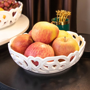 现代简约家用客厅茶几上的镂空水果盘北欧风格个性创意陶瓷大果盆