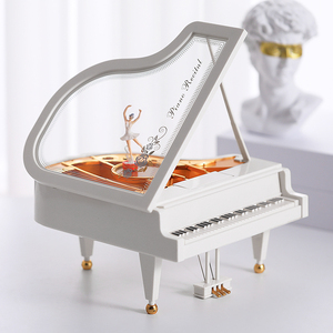 ins风北欧复古钢琴音乐盒桌面装饰品摆件创意礼品高级感生日礼物